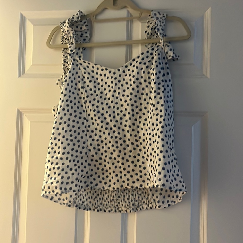 H and M tank